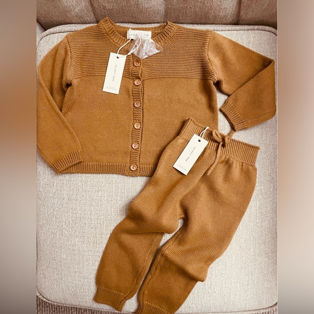 NWT Quincy Mae Knit Sweater and Pants Set 18-24m